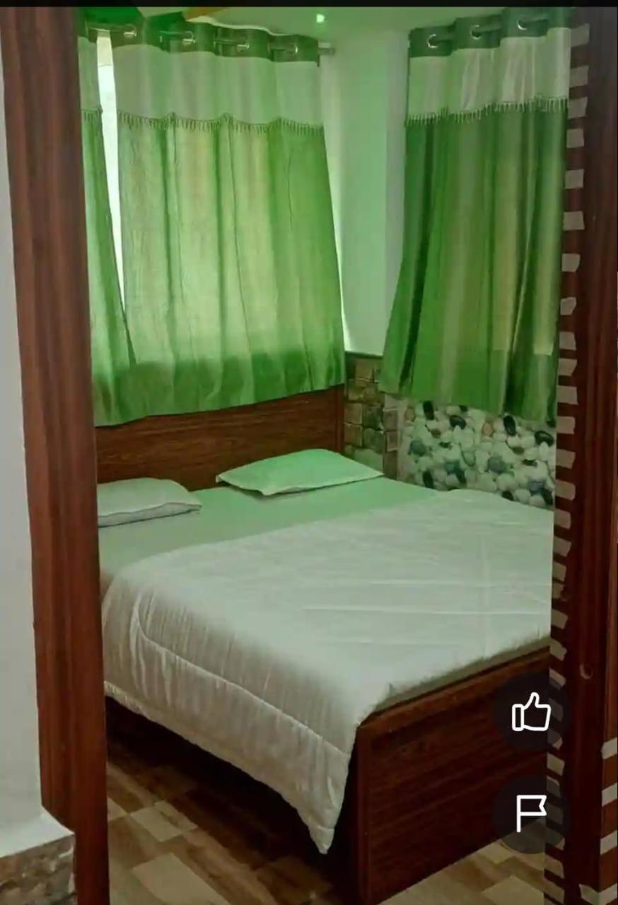 Sahil Lodge Akkalkot Akalkot Exteriör bild